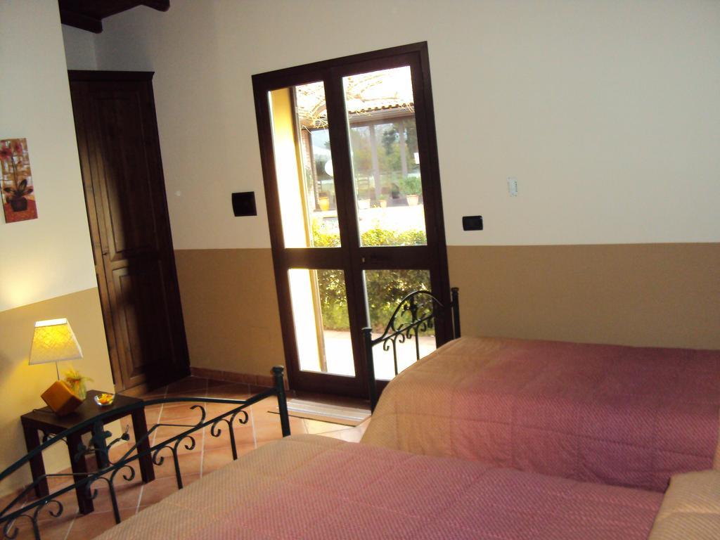 Agriturismo Il Pozzo Antico Mascali Exterior foto