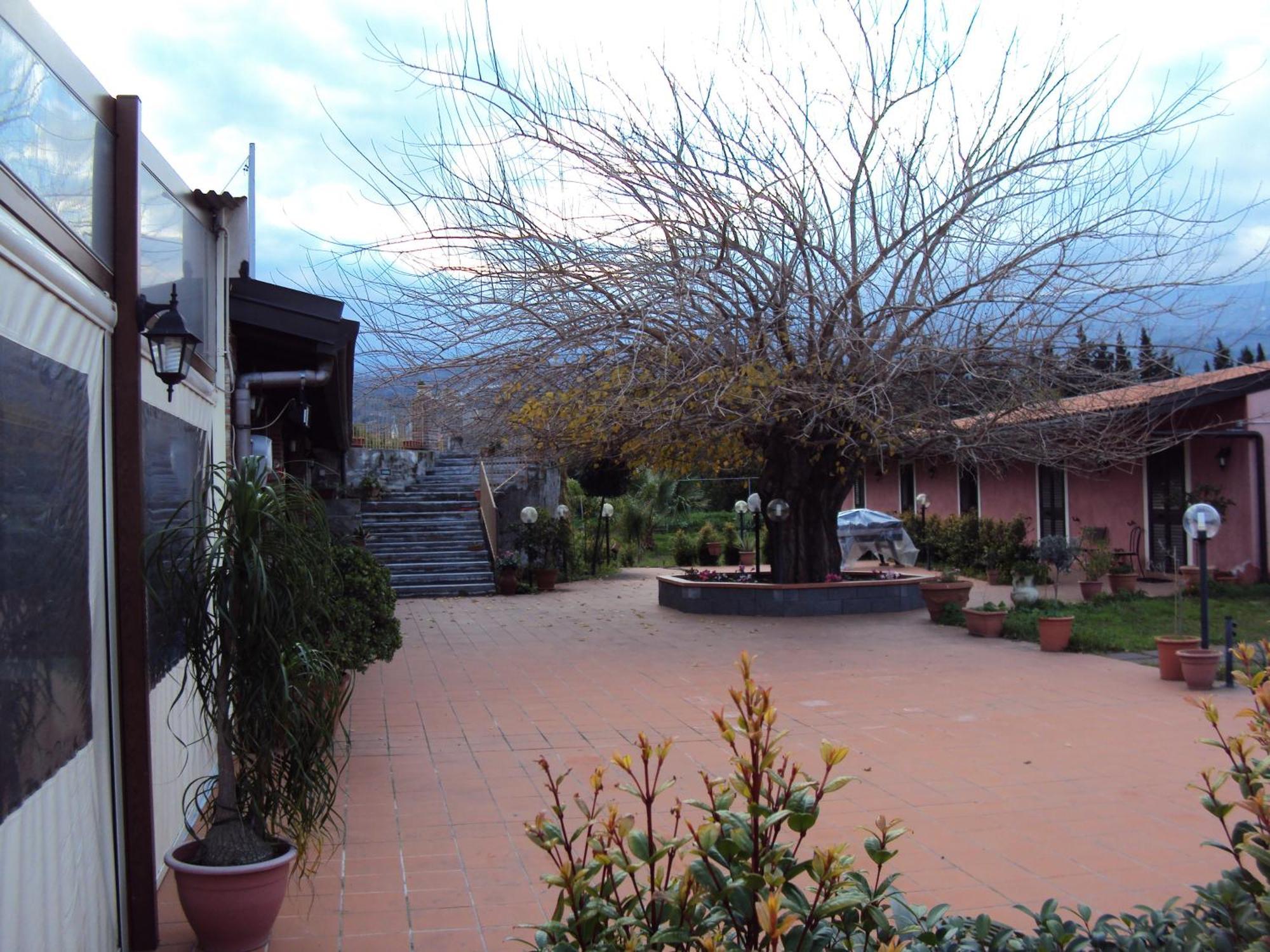 Agriturismo Il Pozzo Antico Mascali Exterior foto